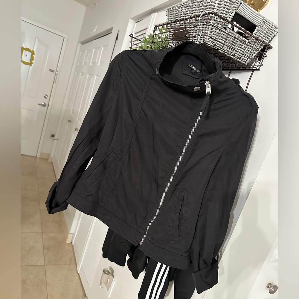 NWOT Casual zip jacket